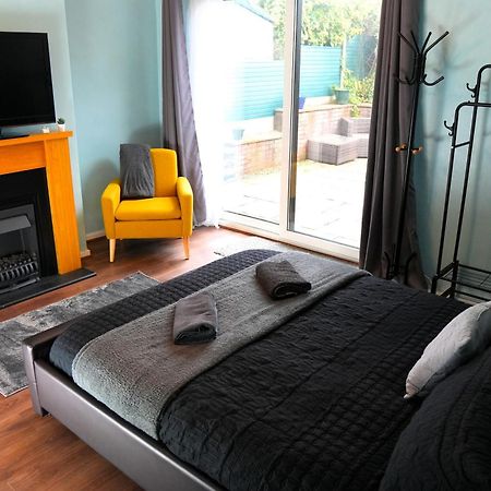Detached Homestay - Super, King & Double Rooms - Leyland, Preston, Chorley, Lancashire Esterno foto
