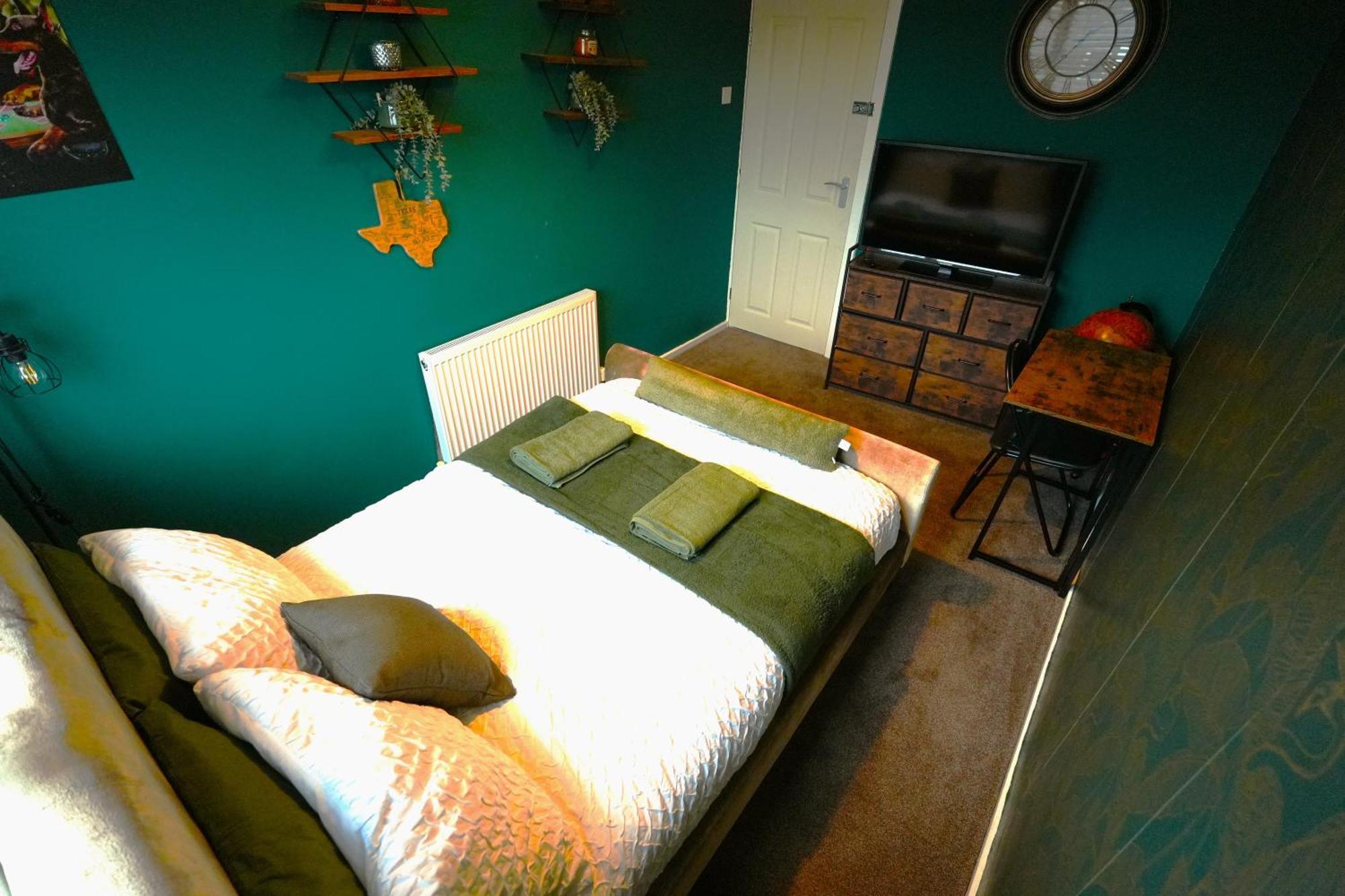Detached Homestay - Super, King & Double Rooms - Leyland, Preston, Chorley, Lancashire Esterno foto