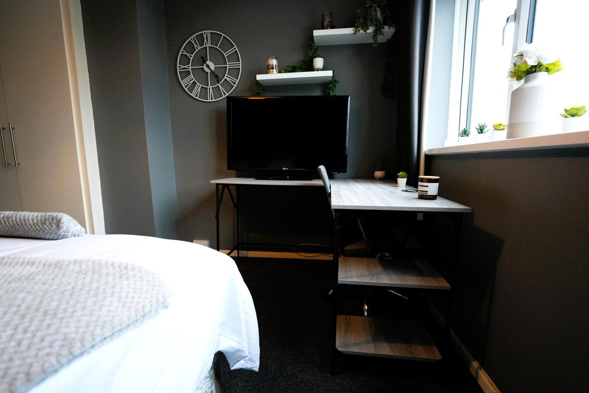 Detached Homestay - Super, King & Double Rooms - Leyland, Preston, Chorley, Lancashire Esterno foto