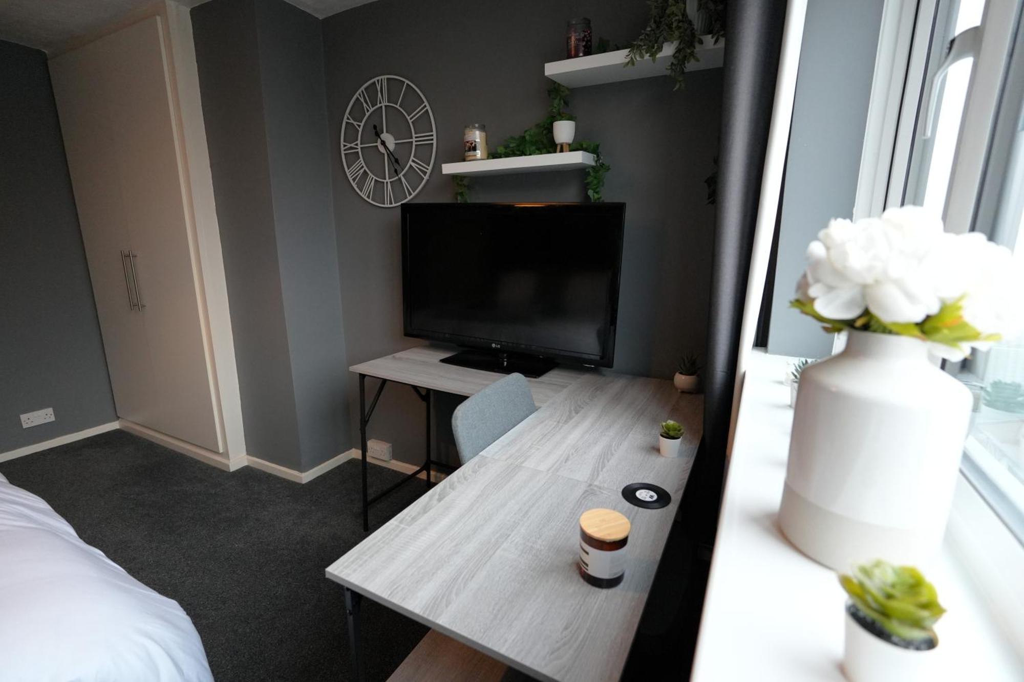 Detached Homestay - Super, King & Double Rooms - Leyland, Preston, Chorley, Lancashire Esterno foto