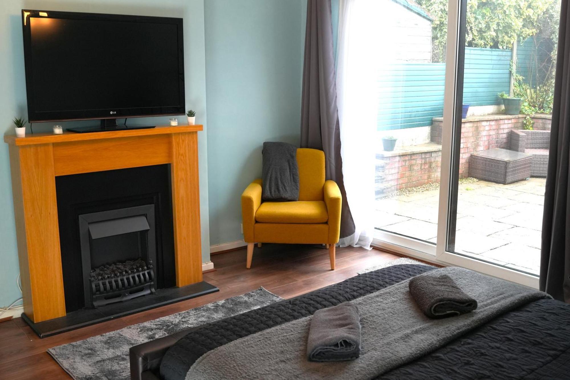 Detached Homestay - Super, King & Double Rooms - Leyland, Preston, Chorley, Lancashire Esterno foto